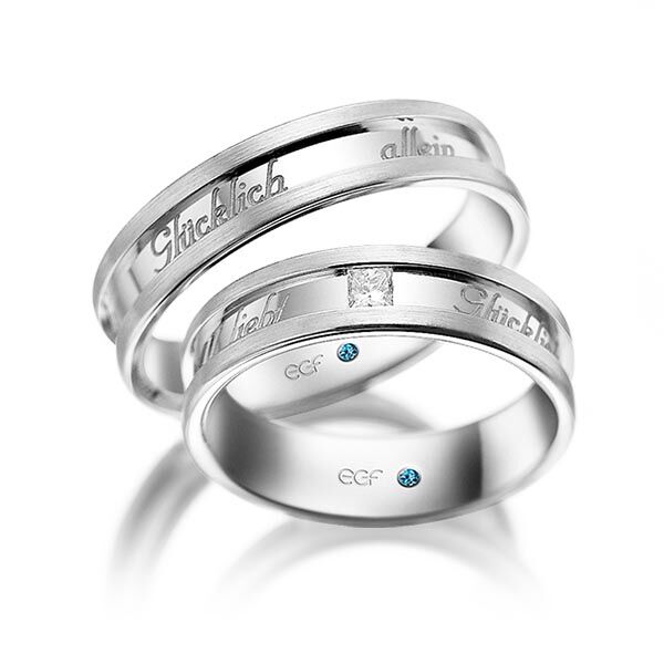 TR0698 model mat en glans wit 5,5 mm Trouwringen set kopen bestaande uit een vrouw en mannen ring met of zonder diamanten steen