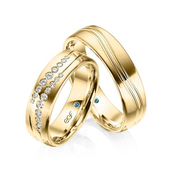 TR0641 model in geel mat en glans 6 mm Trouwringen geelgoud set kopen bestaande uit een vrouw en mannen ring met of zonder diamanten steen