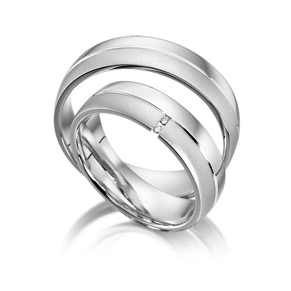 TR0532 model in mat en glans 6 mm Trouwringen set kopen bestaande uit een vrouw en mannen ring met of zonder diamanten steen