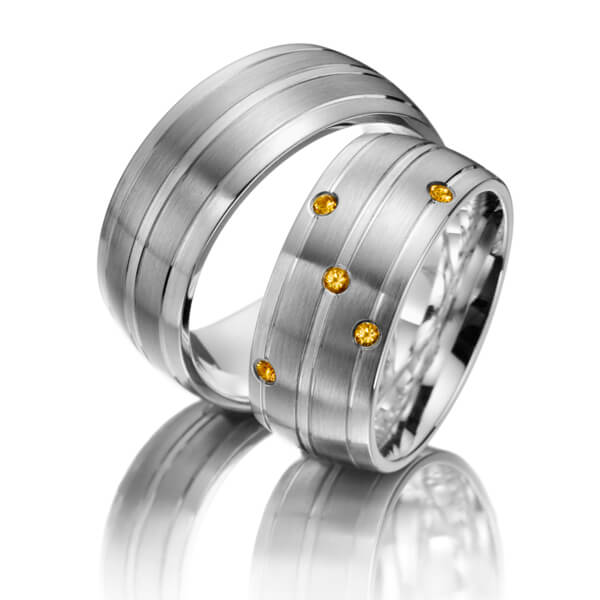 TR0551 model in grijs met wit mat 9 mm Trouwringen set kopen bestaande uit een vrouw en mannen ring met of zonder diamanten steen