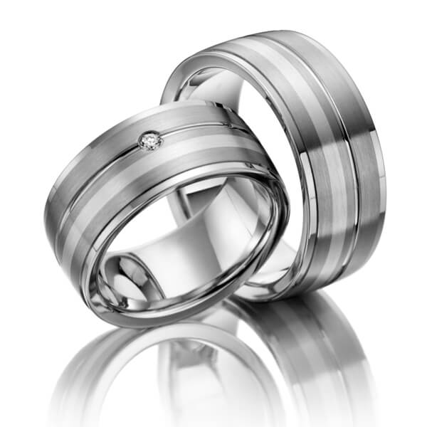 TR0564 model in grijs met wit mat glans 9 mm Trouwringen set kopen bestaande uit een vrouw en mannen ring met of zonder diamanten steen