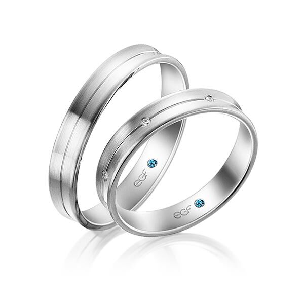 TR0723 model uitgehold wit mat 4 mm Trouwringen set kopen bestaande uit een vrouw en mannen ring met of zonder diamanten steen