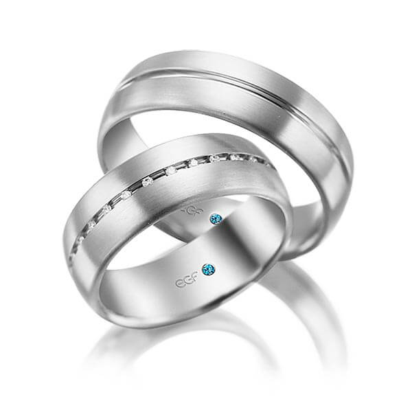 TR0729 model in fijn mat 7 mm Trouwringen set kopen bestaande uit een vrouw en mannen ring met of zonder diamanten steen