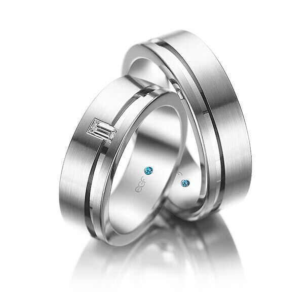 TR0752 model in fijn mat 7 mm Trouwringen set kopen bestaande uit een vrouw en mannen ring met of zonder diamanten steen