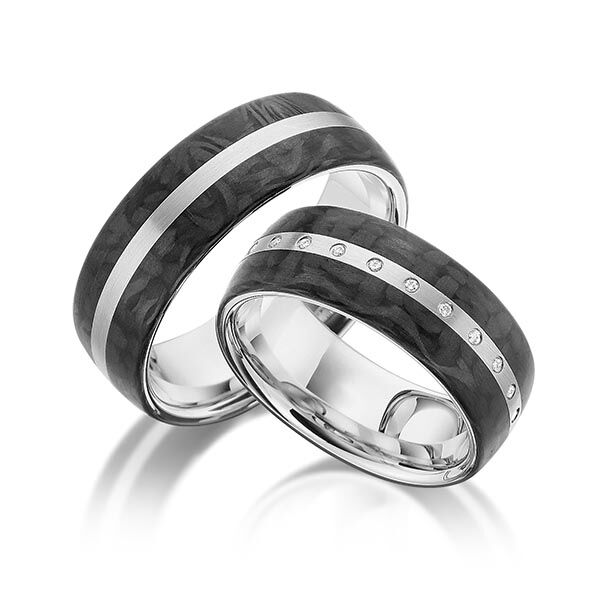 TR0509 model in grijs zwart 7,5 mm carbon Trouwringen set kopen bestaande uit een vrouw en mannen ring met of zonder diamanten steen