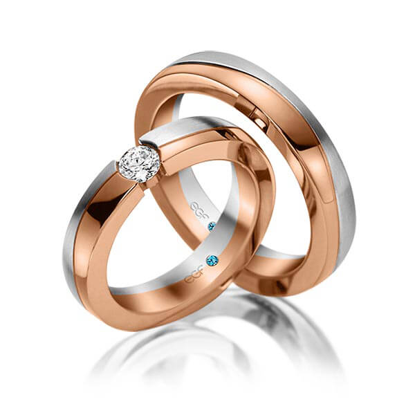 TR0766 model rood wit in glans mat 4,5 mm Trouwringen roodgoud set kopen bestaande uit een vrouw en mannen ring met of zonder diamanten steen