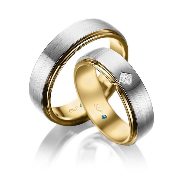 TR0773 model in wit met geel mat glans 6 mm Trouwringen set kopen bestaande uit een vrouw en mannen ring met of zonder diamanten steen