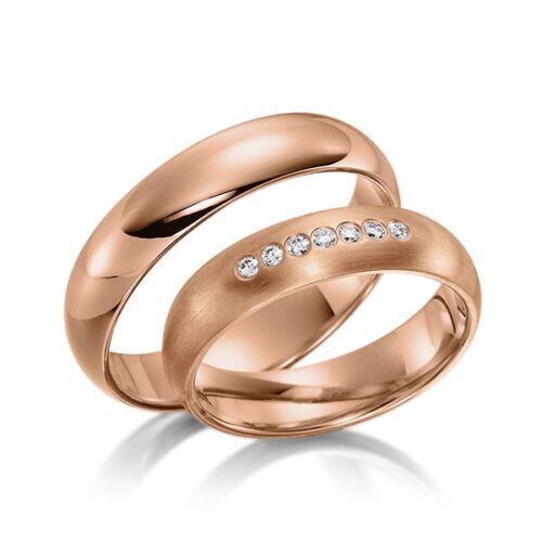 TR0506 model in rood fijn mat 5 mm Trouwringen roodgoud set kopen bestaande uit een vrouw en mannen ring met of zonder diamanten steen