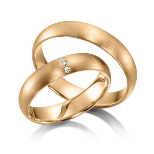 TR0518 model in fijn mat rosé 4,5 mm rosé gouden Trouwringen set kopen bestaande uit een vrouw en mannen ring met of zonder diamanten steen