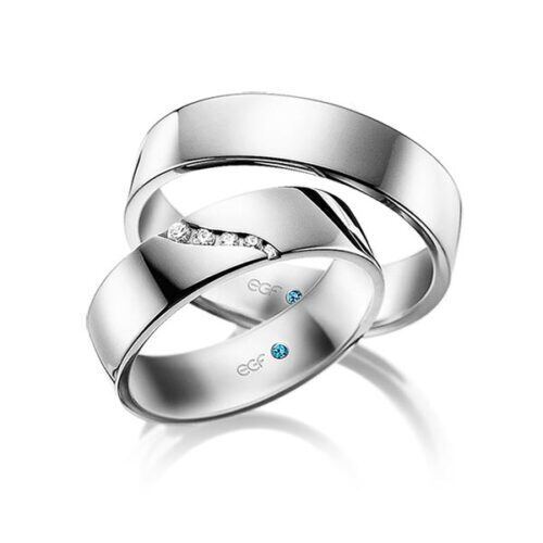 TR0682 model in glanzend wit 5,5 mm Trouwringen set kopen bestaande uit een vrouw en mannen ring met of zonder diamanten steen