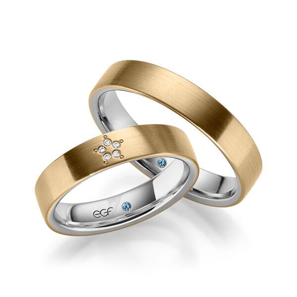 TR0606 model in rosé wit fijn mat 4,5 mm Trouwringen in rosé goud set kopen bestaande uit een vrouw en mannen ring met of zonder diamanten steen