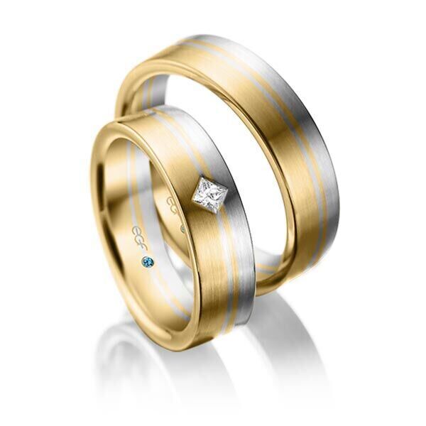 TR0749 model in geel met wit fijn mat 6 mm Trouwringen geelgoud set kopen bestaande uit een vrouw en mannen ring met of zonder diamanten steen