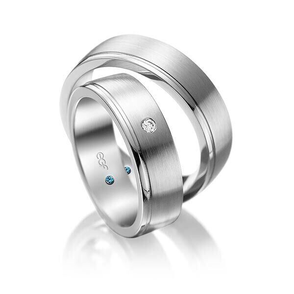 TR0805 model in glans en mat wit 6,5 mm Trouwringen set kopen bestaande uit een vrouw en mannen ring met of zonder diamanten steen