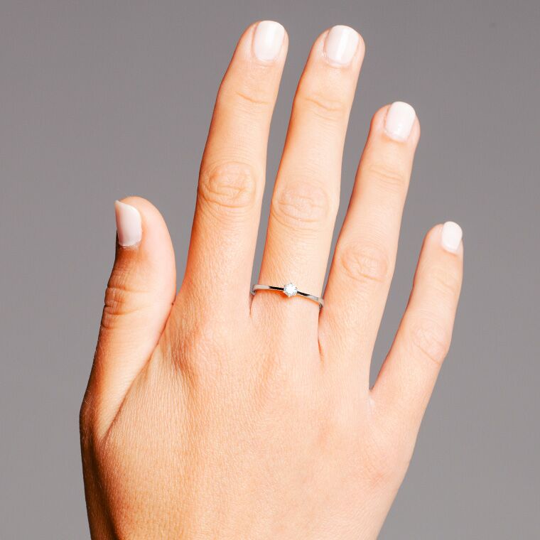 wgv0045e14 aan hand wit