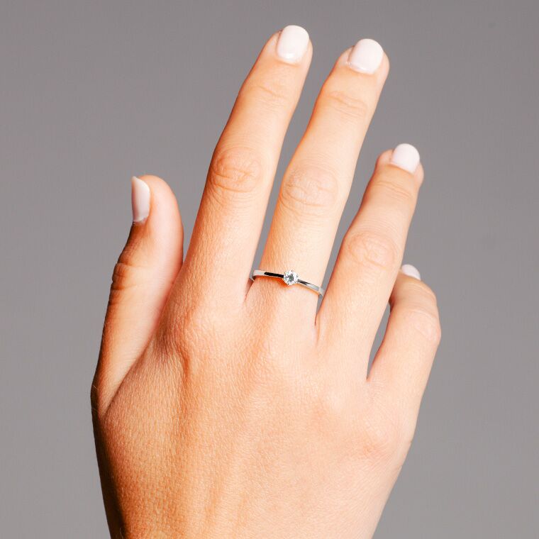 wgv0046e14 aan hand wit