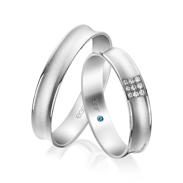 TR0762 model in overdwars mat 4,5 mm Trouwringen set kopen bestaande uit een vrouw en mannen ring met of zonder diamanten steen