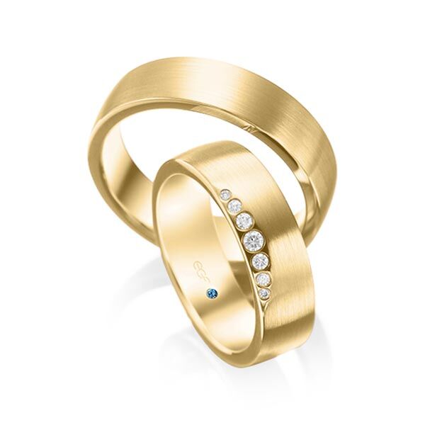 TR0745 model in fijn mat geel 6 mm Trouwringen geelgoud set kopen bestaande uit een vrouw en mannen ring met of zonder diamanten steen