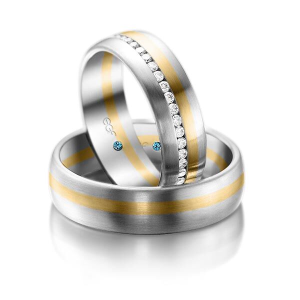 TR0818 model in wit met geel mat 6 mm Trouwringen set kopen bestaande uit een vrouw en mannen ring met of zonder diamanten steen