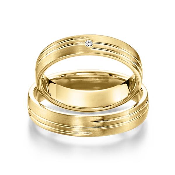 TR0557 model in geel glanzend 4,5 mm geelgouden Trouwringen set kopen bestaande uit een vrouw en mannen ring met of zonder diamanten steen